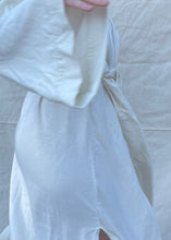 Load image into Gallery viewer, Honeydove Raw Silk House Robe
